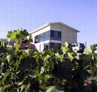 Mt Surmon Wines The Retreat - Accommodation Whitsundays