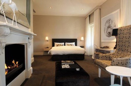 The Stirling Hotel - Accommodation Whitsundays 1