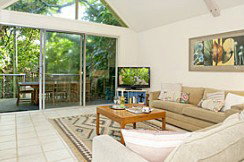 Absolute Beachfront Belongil Summerhouse - Accommodation Whitsundays 0