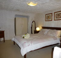 Underground Bed and Breakfast - Accommodation Whitsundays