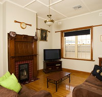 Semaphore Beach House - Accommodation Whitsundays