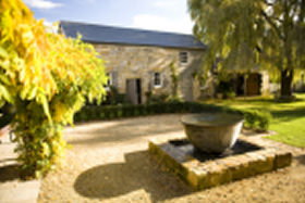 Red Feather Inn - The - Accommodation Whitsundays 0