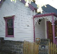Peck's on Pine - Accommodation Whitsundays