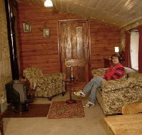 Colonial Cottages of Ross - Historic Hudson Cottage - Accommodation Whitsundays