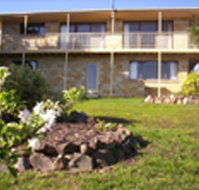 McKinly Waterfront Lodge