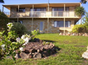 McKinly Waterfront Lodge - Accommodation Whitsundays 0