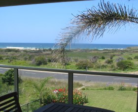 Beach Breakers - Accommodation Whitsundays 0