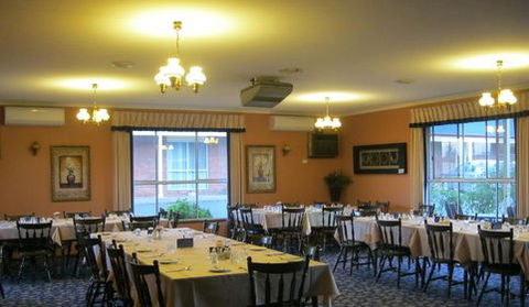 Cardigan Lodge Motel - Accommodation Whitsundays 1