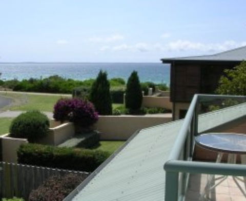 A Bay Beachcomber And Jervis Bays SeaChange - Accommodation Whitsundays 2