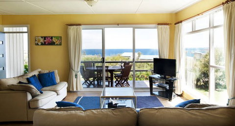 C'est La Vie Manyana - Accommodation Whitsundays 3