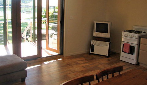 Bentley Waterfront - Accommodation Whitsundays 5