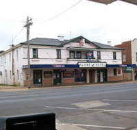 Globe Hotel Bombala - Accommodation Whitsundays