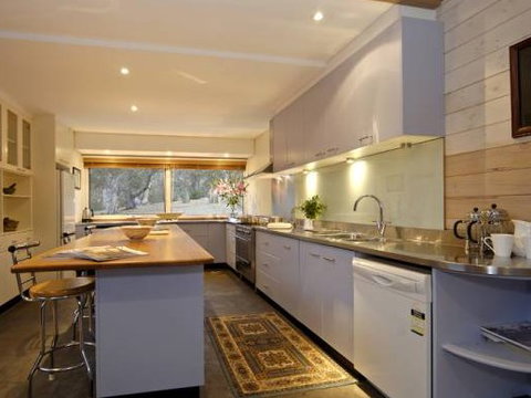 Silvertop Snowy Mountains Retreat - Accommodation Whitsundays 2