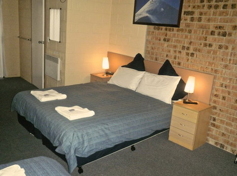 Aalberg Chalet Jindabyne - Accommodation Whitsundays 2