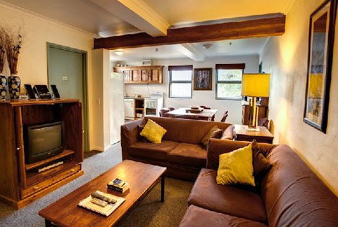 Mad Mooses Guest House - Accommodation Whitsundays 4