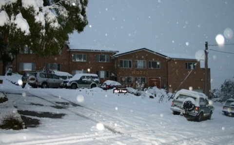 The Ski Inn Motel - Accommodation Whitsundays 1