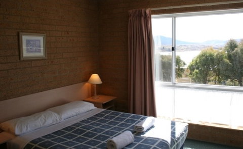 The Ski Inn Motel - Accommodation Whitsundays 3