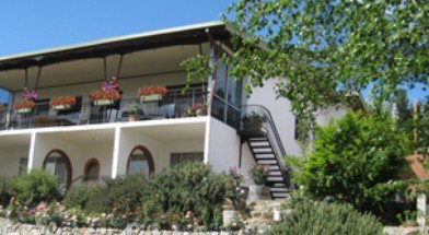 Sages Haus Bed And Breakfast - Accommodation Whitsundays 0