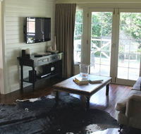 Book Barn Cottage - Accommodation Whitsundays