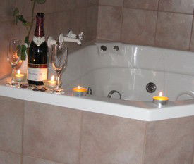 The Coach House Hotel Motel - Accommodation Whitsundays 2