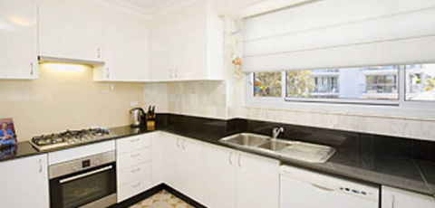 Absolute Beachfront Manly Bed And Breakfast - Accommodation Whitsundays 3
