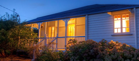 Apple Blossom Cottage - Accommodation Whitsundays 3