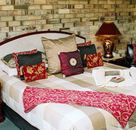 Centre Point Mid-City Motor Inn - Accommodation Whitsundays