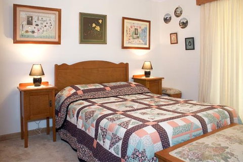 Rock-Al-Roy Bed And Breakfast - Accommodation Whitsundays 1