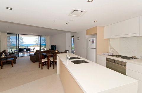 Ambience On Burleigh Beach - Accommodation Whitsundays 9