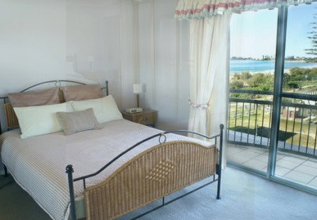 Golden Sea Apartments - Accommodation Whitsundays 3