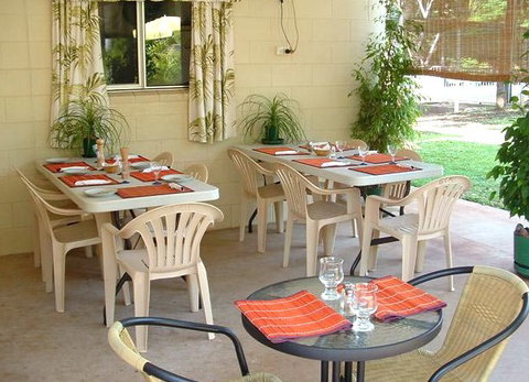 Affordable Gold City Motel - Accommodation Whitsundays 4