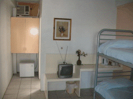 Globetrotters Budget Accommodation - Accommodation Whitsundays 2