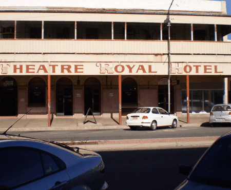 Theatre Royal Hotel - Accommodation Whitsundays
