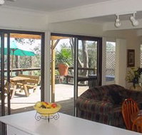Lakeview Cottage - Accommodation Whitsundays