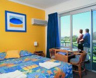 Ocean Side Hawks Nest - Accommodation Whitsundays 1