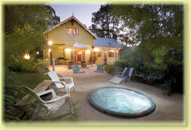 Jacaranda Cottage - Accommodation Whitsundays 0