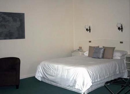 International Motor Inn - Accommodation Whitsundays 1