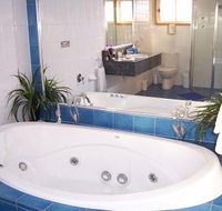 Bateau Bay Beachfront Luxury Accomodation - Accommodation Whitsundays