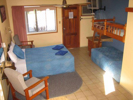 Paradise Court Holiday Units - Accommodation Whitsundays 2