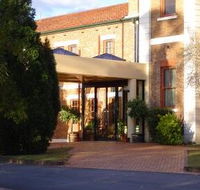 Monte Pio Motor Inn - Accommodation Whitsundays