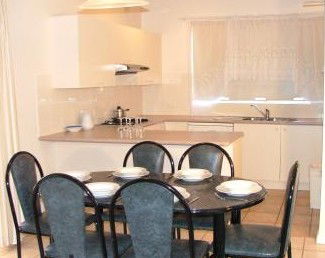 Manly Seaside Holiday Apartments - Accommodation Whitsundays 2