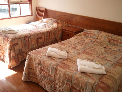 Beaconsfield Lodge Motel - Accommodation Whitsundays 0