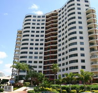 Meriton Apartments - Accommodation Whitsundays