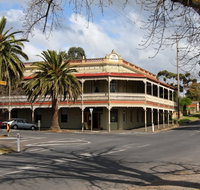 The Midland Hotel Castlemaine - Accommodation Whitsundays