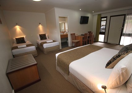 Botanical Motel - Accommodation Whitsundays 0