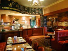 Dromana Hotel - Accommodation Whitsundays 0