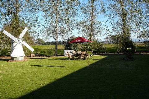 Happydays Accommodation Motor Inn - Accommodation Whitsundays 6