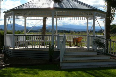 Happydays Accommodation Motor Inn - Accommodation Whitsundays 8