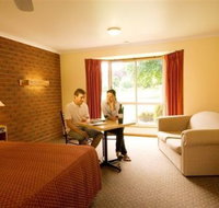 AAt 28 GOLDSMITHGolden Chain Motel - Accommodation Whitsundays