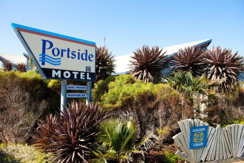 Golden Chain Portside Motel - Accommodation Whitsundays 0